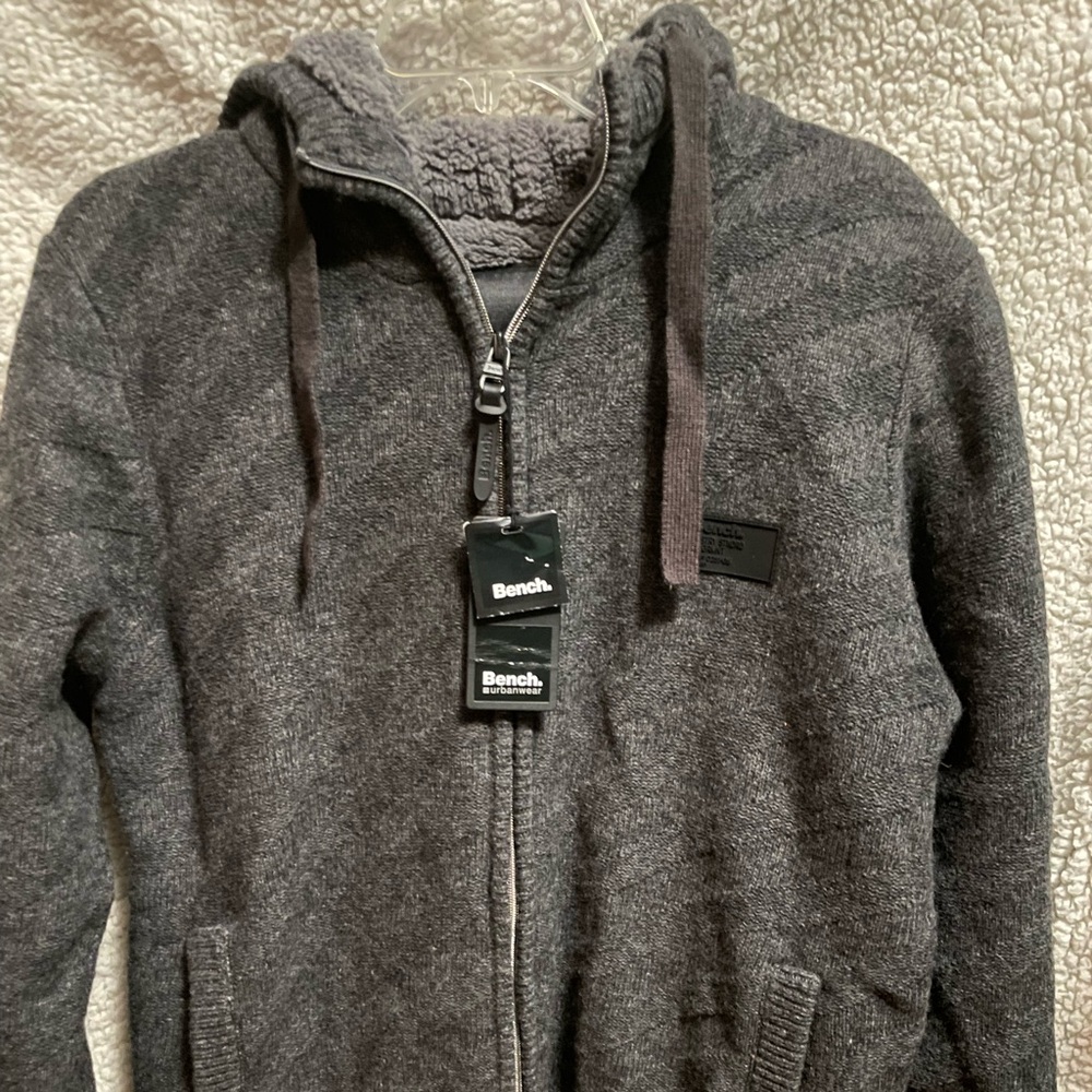 05BM.- Bench Men’s Neal Jacket. Size Medium.